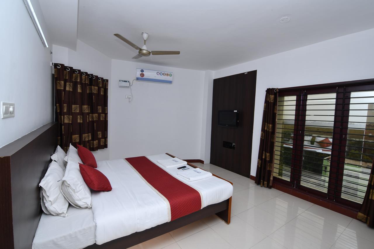 Lake View Hotel Madurai Bagian luar foto