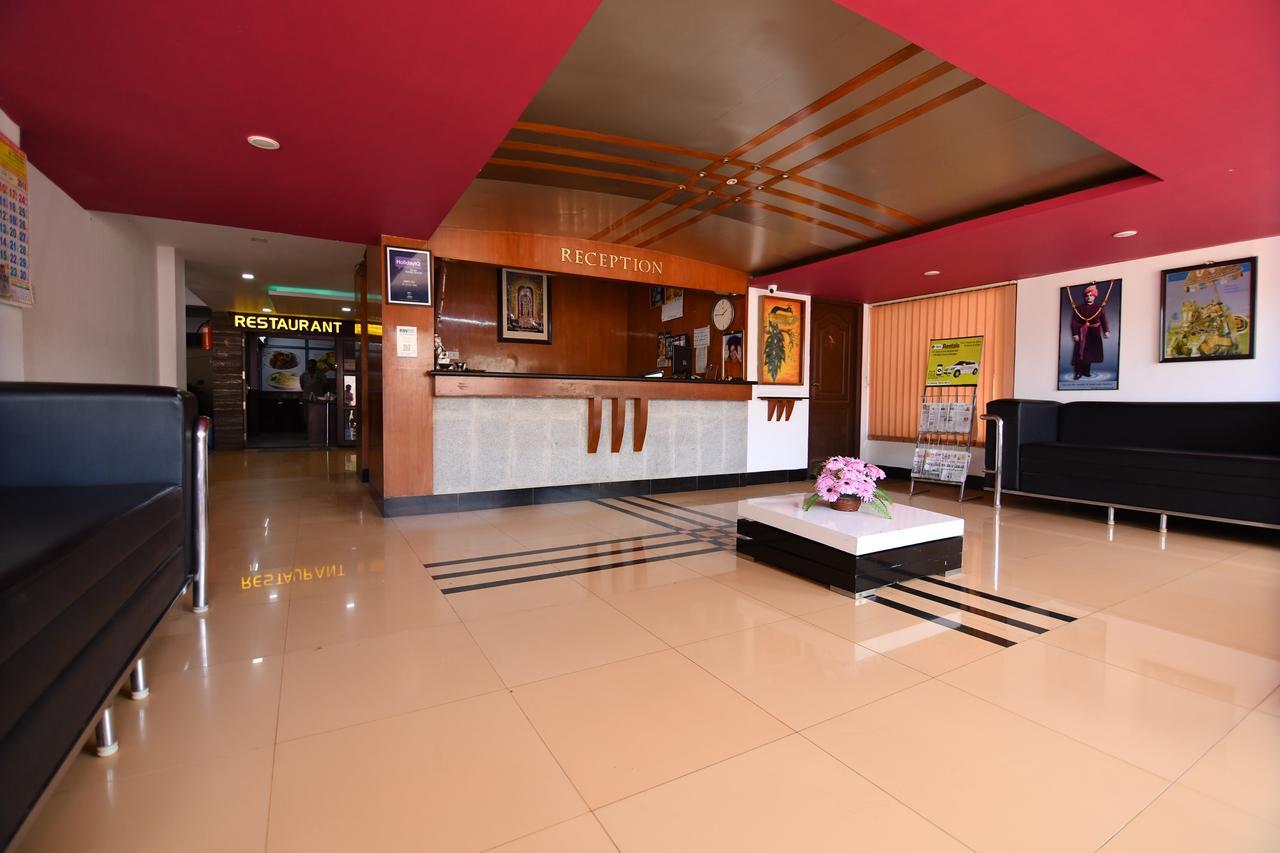 Lake View Hotel Madurai Bagian luar foto