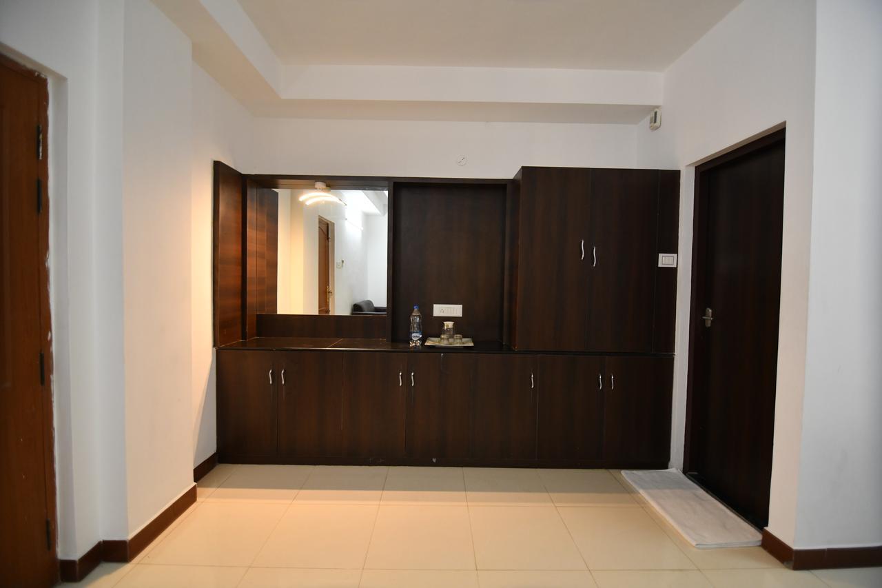 Lake View Hotel Madurai Bagian luar foto