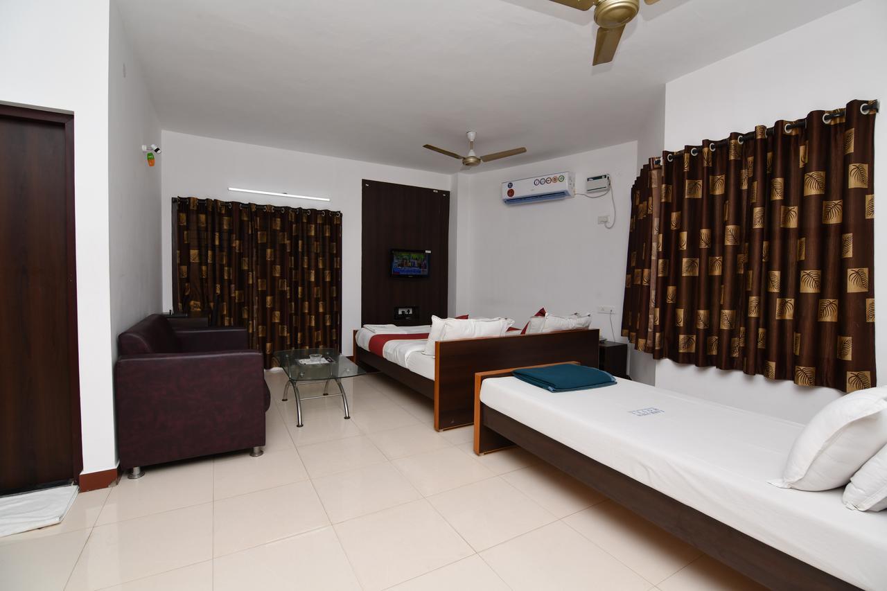 Lake View Hotel Madurai Bagian luar foto