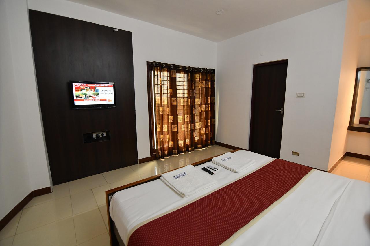 Lake View Hotel Madurai Bagian luar foto