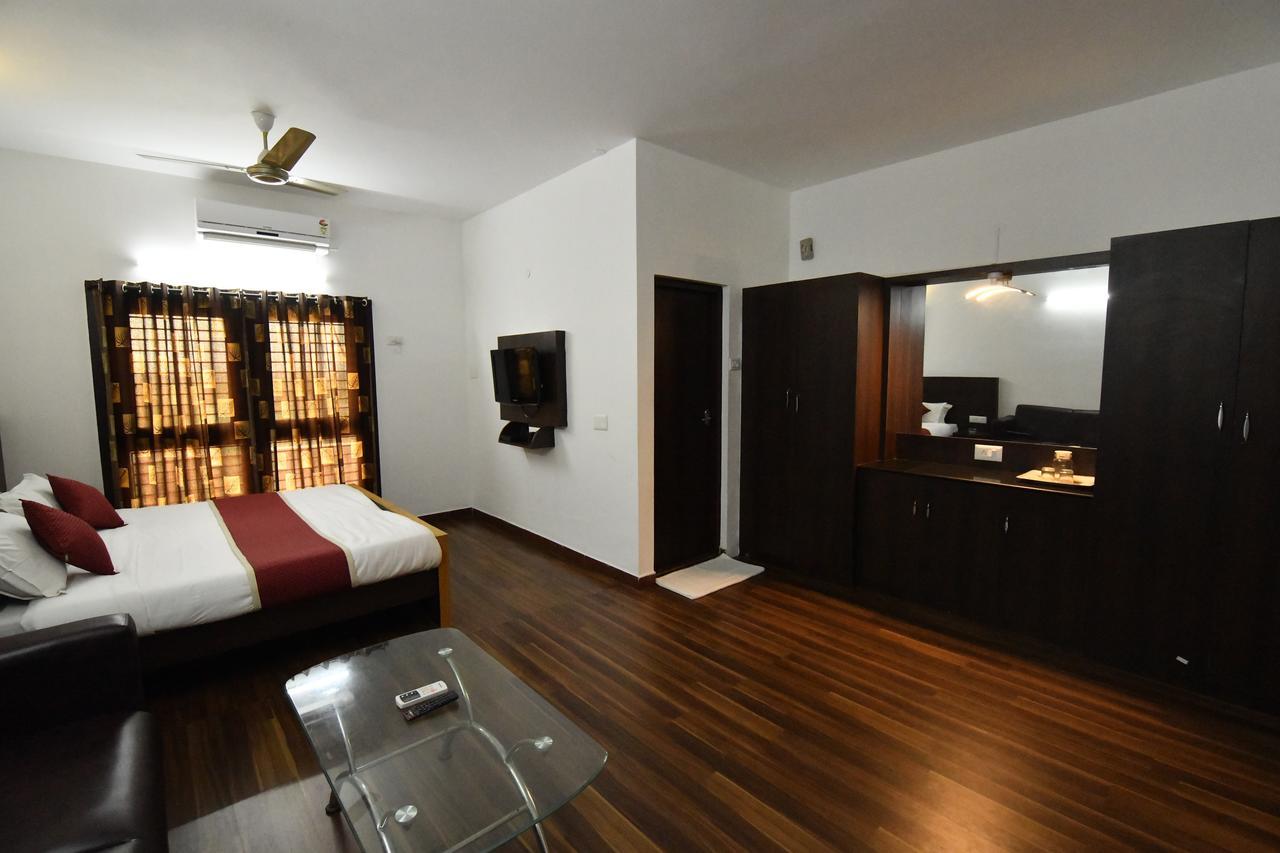 Lake View Hotel Madurai Bagian luar foto