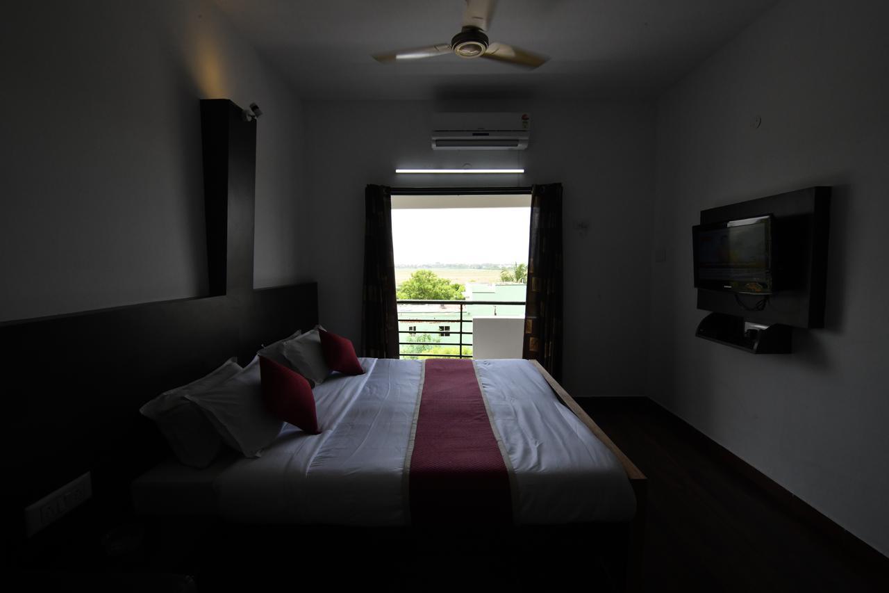 Lake View Hotel Madurai Bagian luar foto