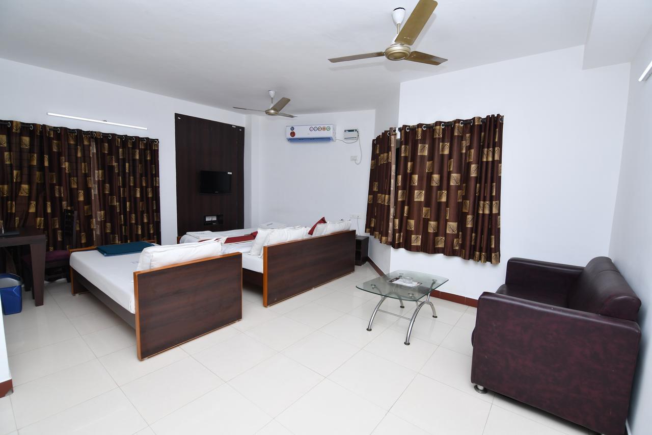Lake View Hotel Madurai Bagian luar foto