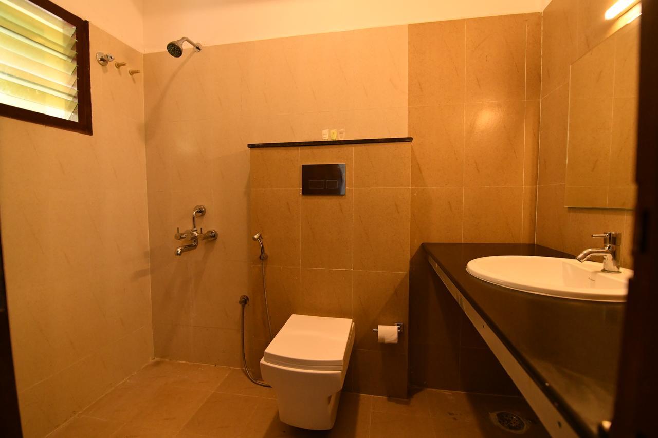 Lake View Hotel Madurai Bagian luar foto