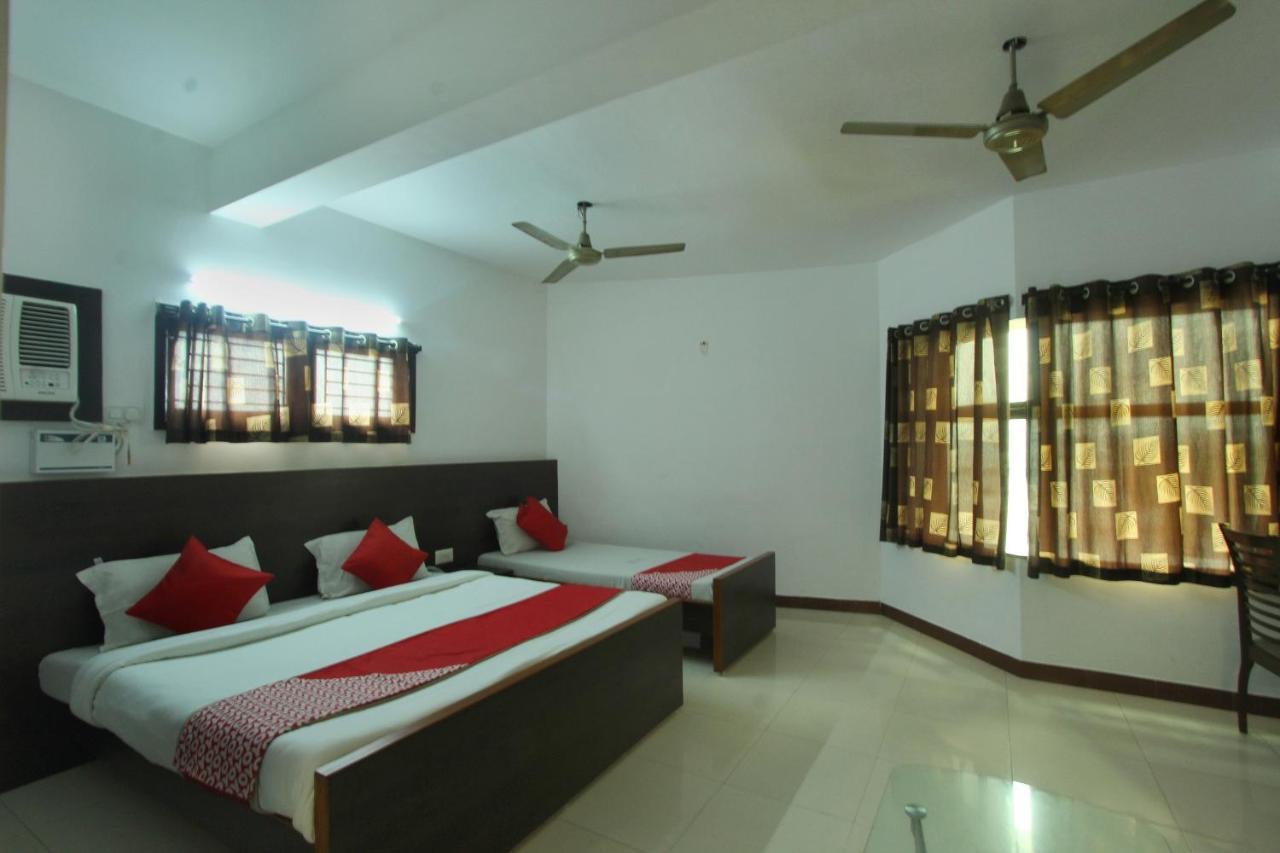 Lake View Hotel Madurai Bagian luar foto