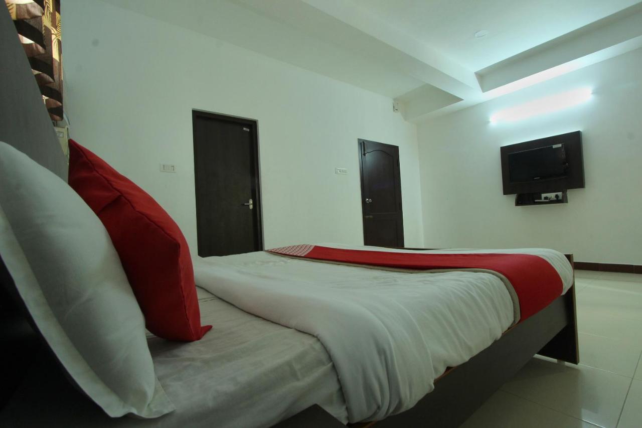 Lake View Hotel Madurai Bagian luar foto