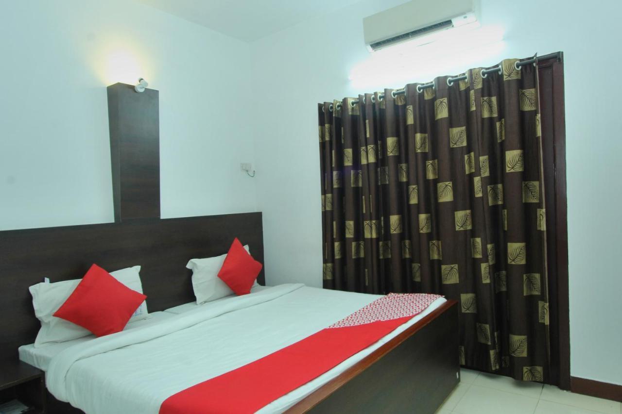 Lake View Hotel Madurai Bagian luar foto