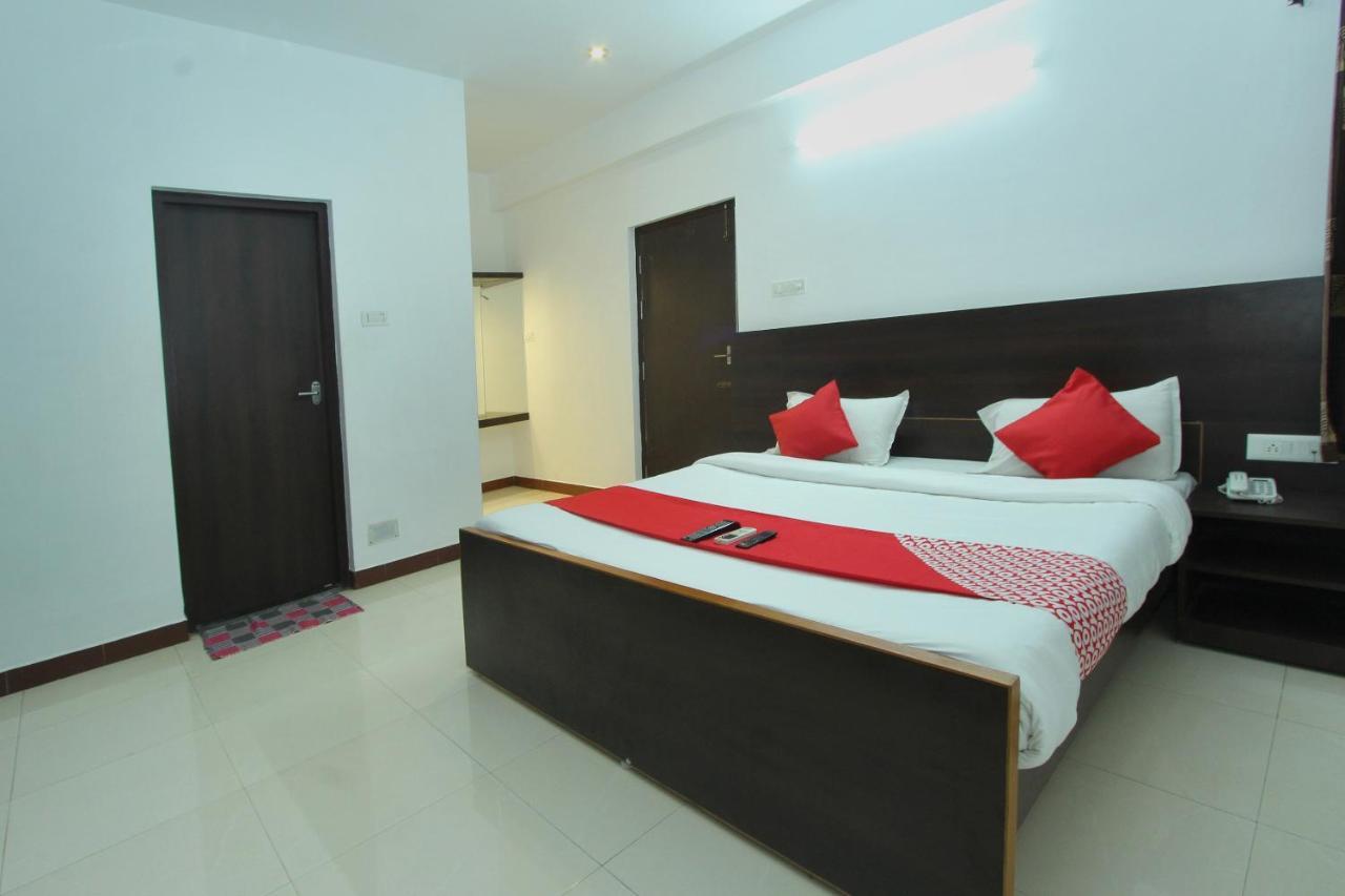 Lake View Hotel Madurai Bagian luar foto