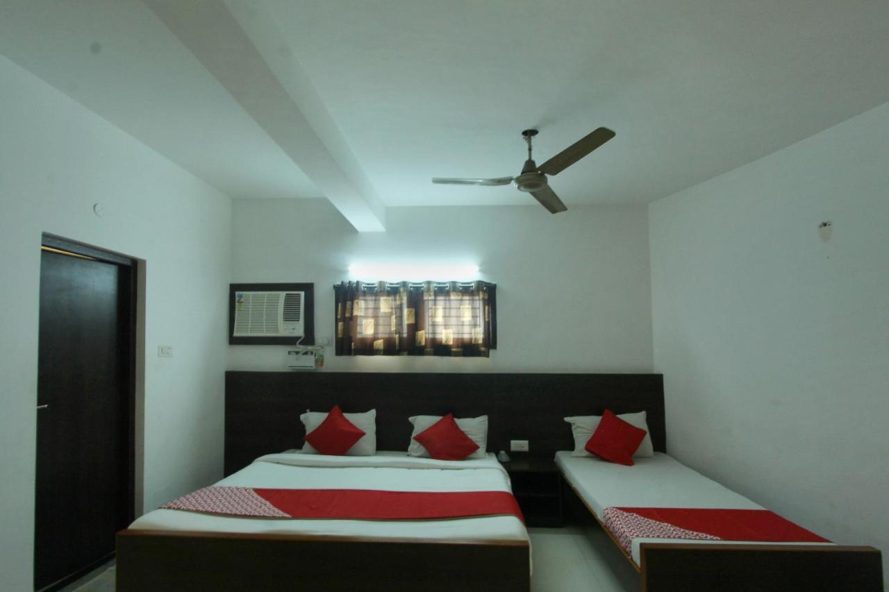 Lake View Hotel Madurai Bagian luar foto