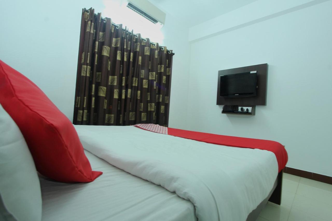 Lake View Hotel Madurai Bagian luar foto