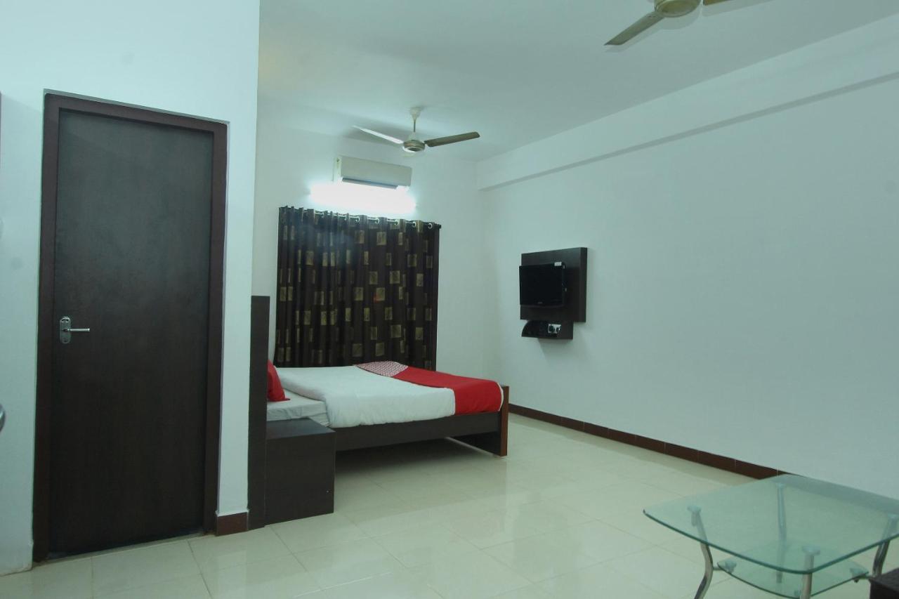 Lake View Hotel Madurai Bagian luar foto