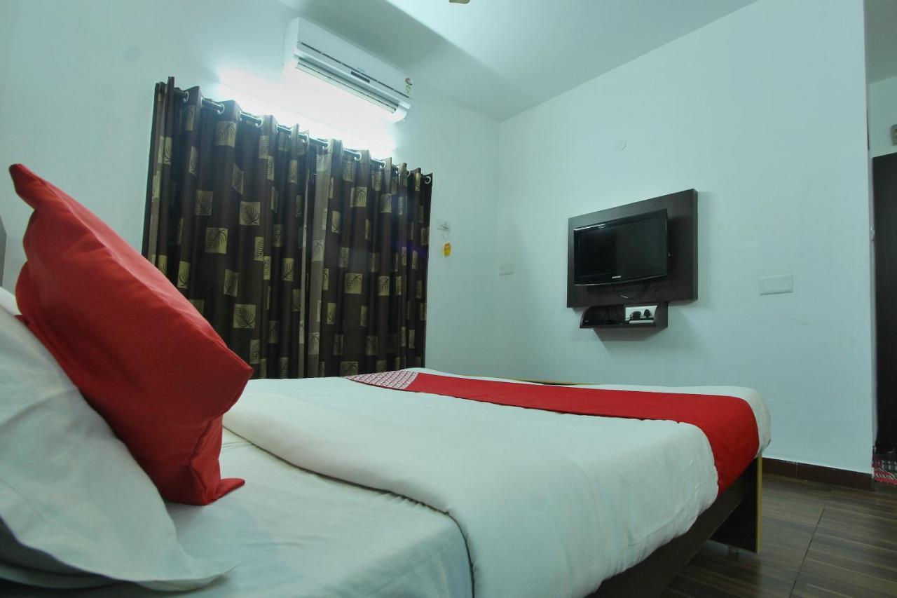 Lake View Hotel Madurai Bagian luar foto