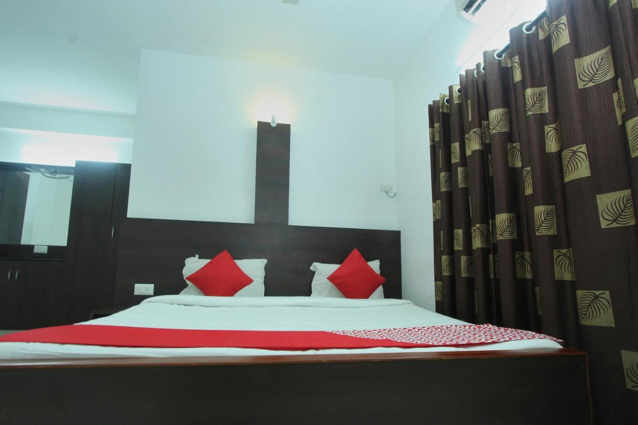 Lake View Hotel Madurai Bagian luar foto