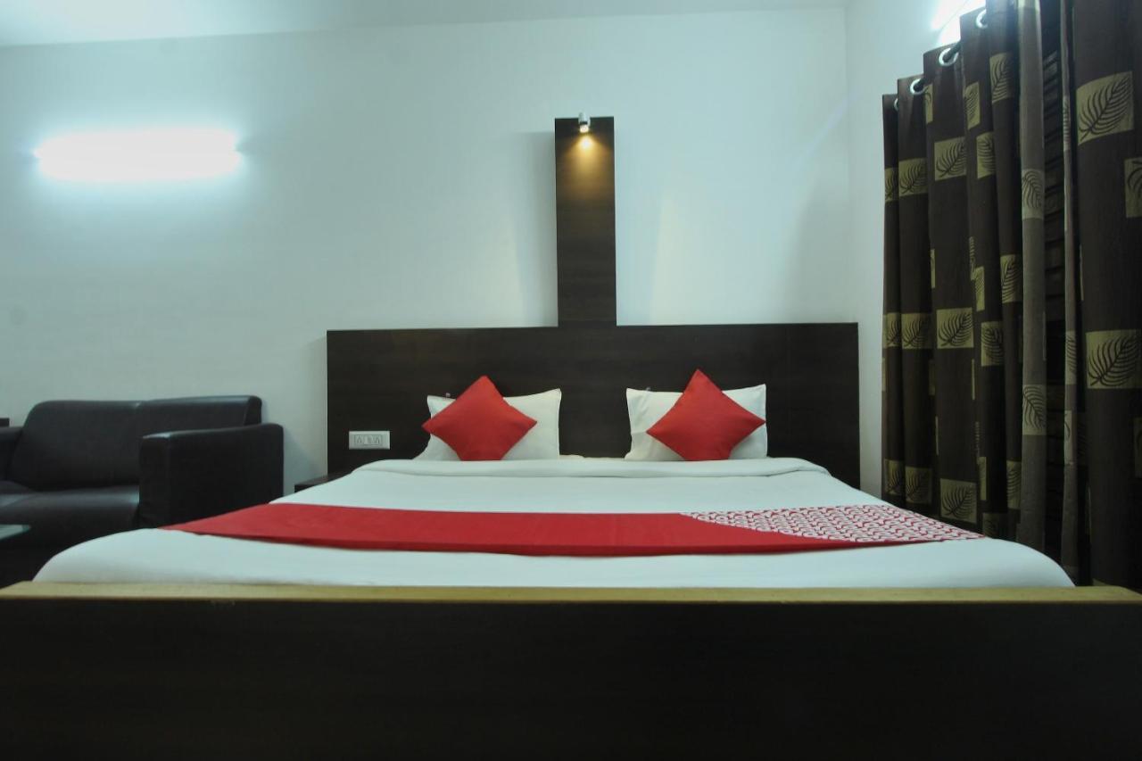 Lake View Hotel Madurai Bagian luar foto