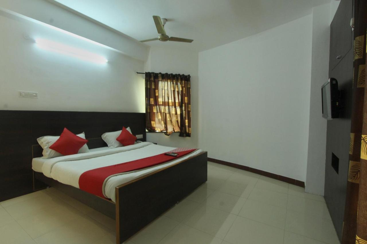 Lake View Hotel Madurai Bagian luar foto