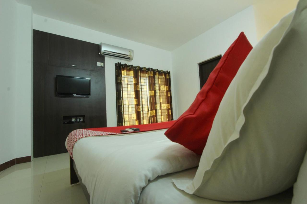 Lake View Hotel Madurai Bagian luar foto