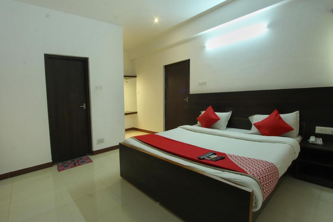 Lake View Hotel Madurai Bagian luar foto