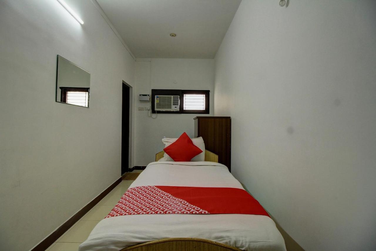 Lake View Hotel Madurai Bagian luar foto